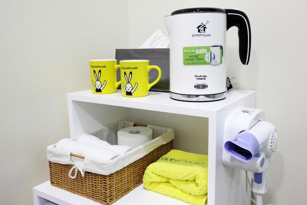24 Guesthouse Myeongdong Avenue Сеул Стая снимка