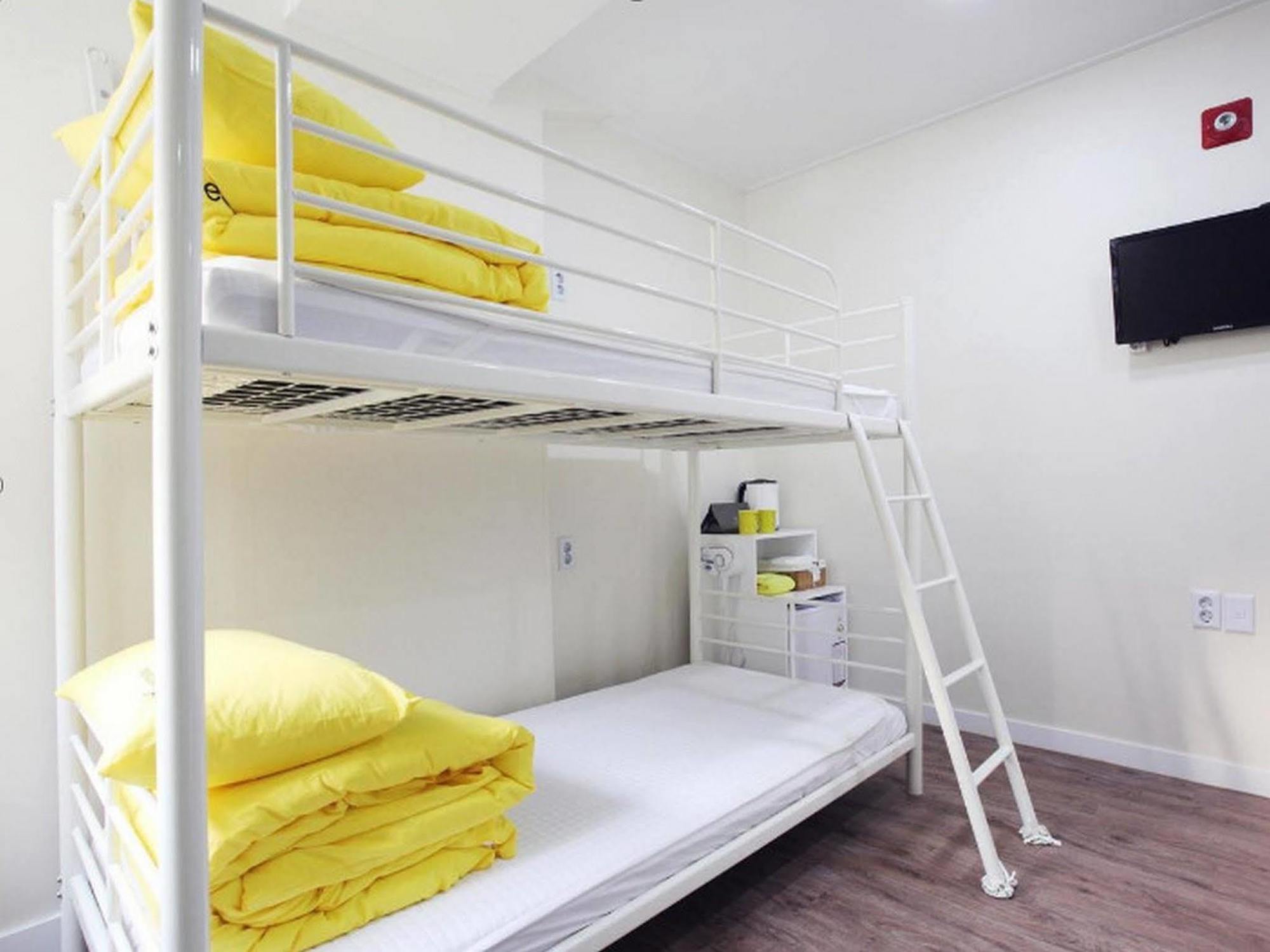 24 Guesthouse Myeongdong Avenue Сеул Екстериор снимка