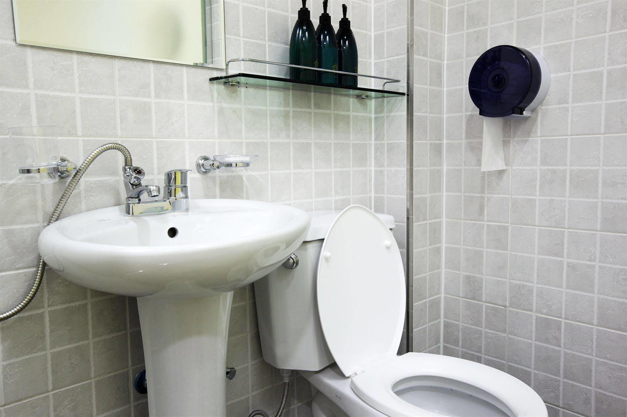 24 Guesthouse Myeongdong Avenue Сеул Екстериор снимка
