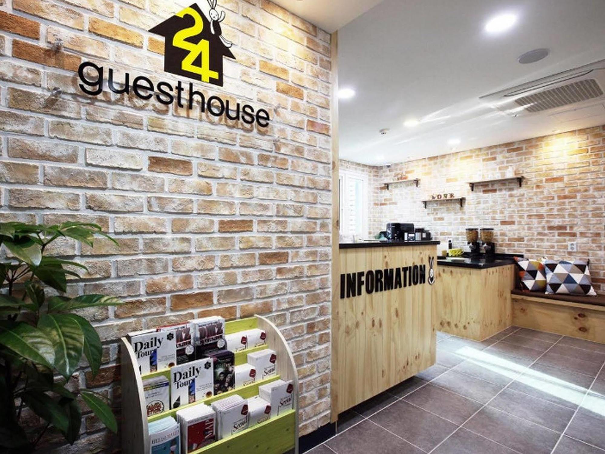 24 Guesthouse Myeongdong Avenue Сеул Екстериор снимка