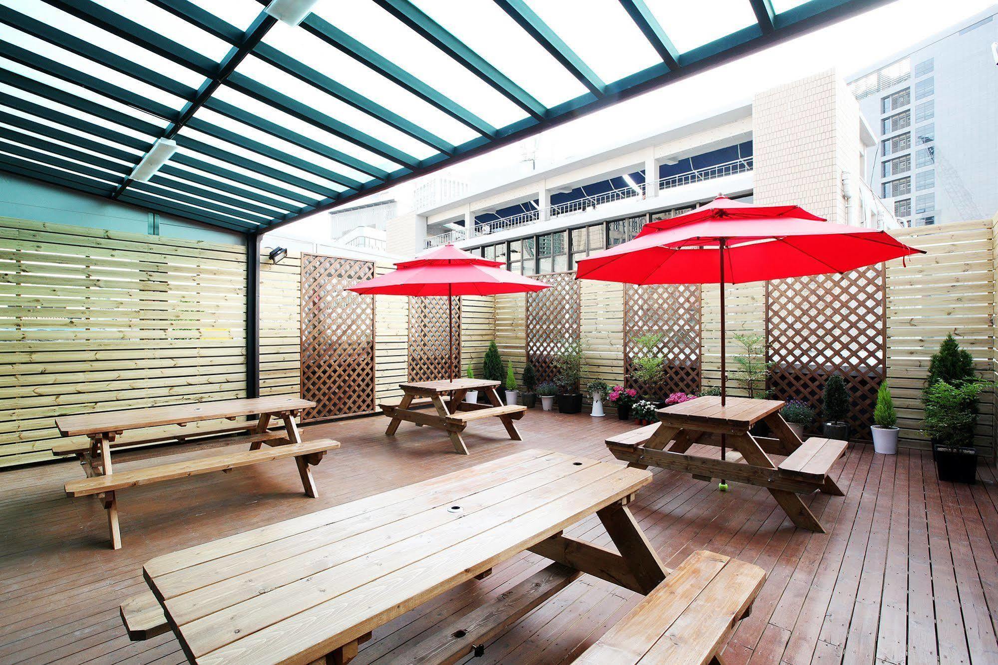 24 Guesthouse Myeongdong Avenue Сеул Екстериор снимка